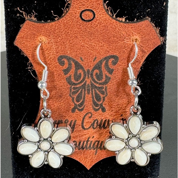 Turquoise Inspired Flower Earrings NWT - Picture 3 of 6